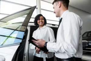 Deciding Between Auto Loans and Leasing: What’s Right for You?